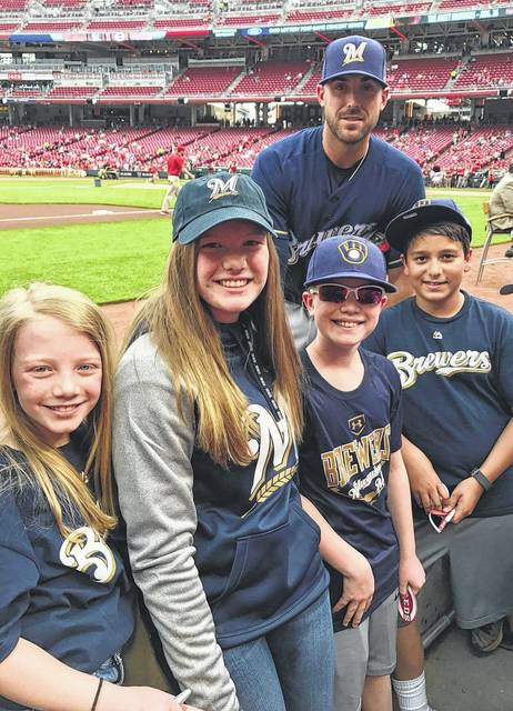 Travis Shaw takes time for local kids - Record Herald