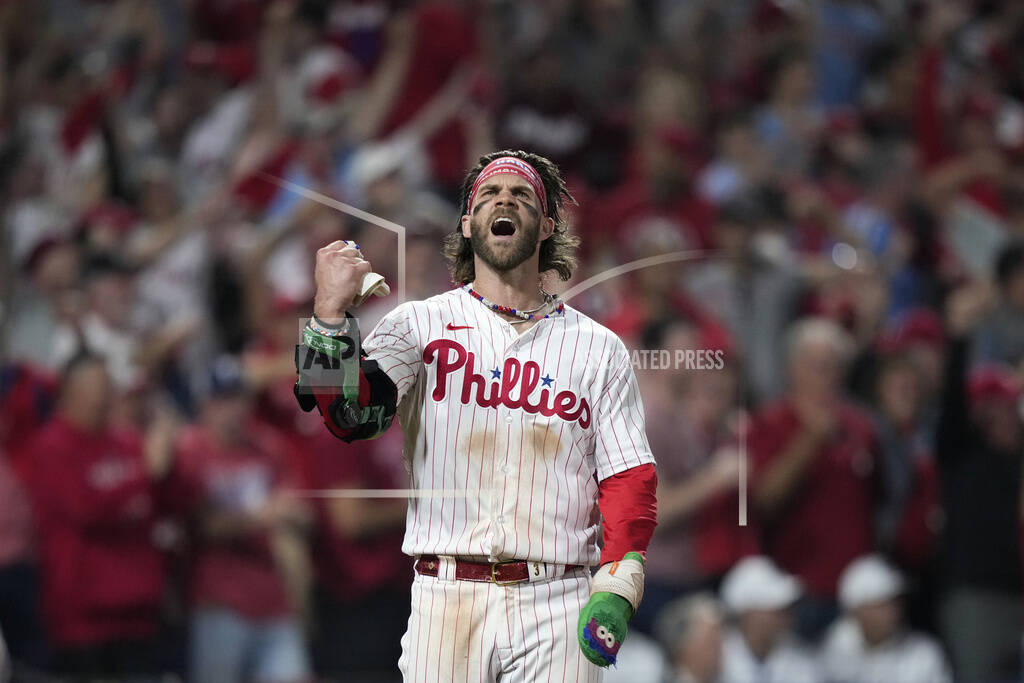 Harper's new celebration after his double : r/phillies